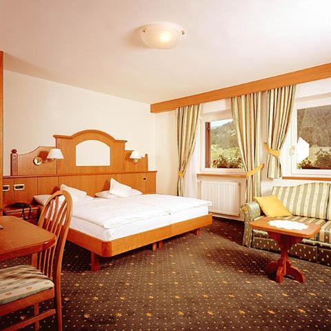 Hotel Scoiattolo Selva di Val Gardena Habitación foto