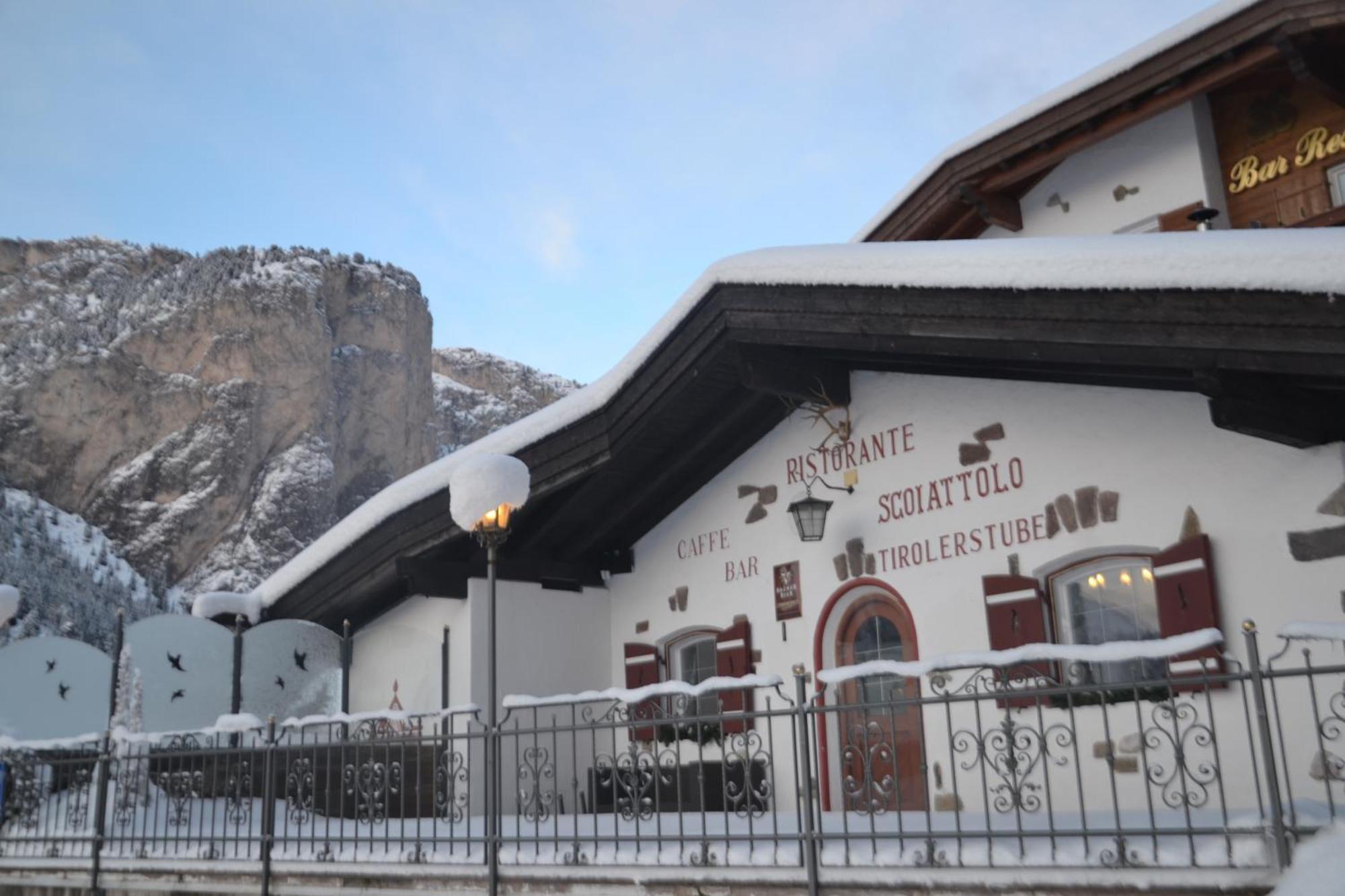 Hotel Scoiattolo Selva di Val Gardena Exterior foto