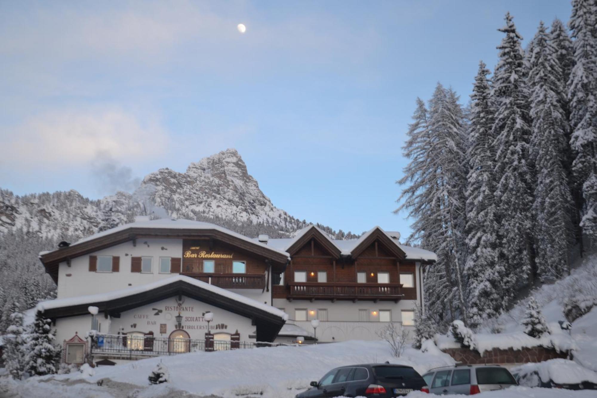 Hotel Scoiattolo Selva di Val Gardena Exterior foto