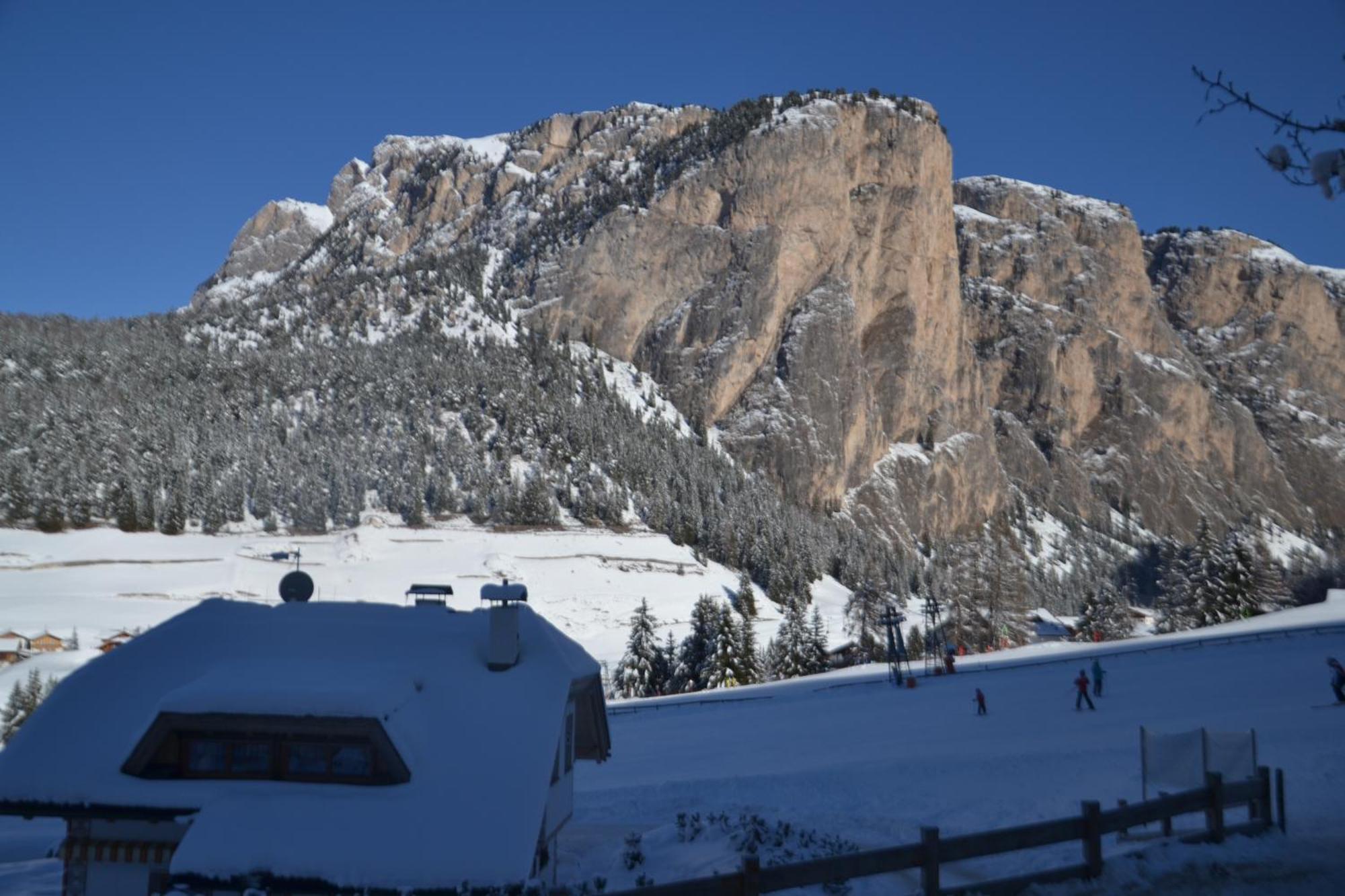 Hotel Scoiattolo Selva di Val Gardena Exterior foto