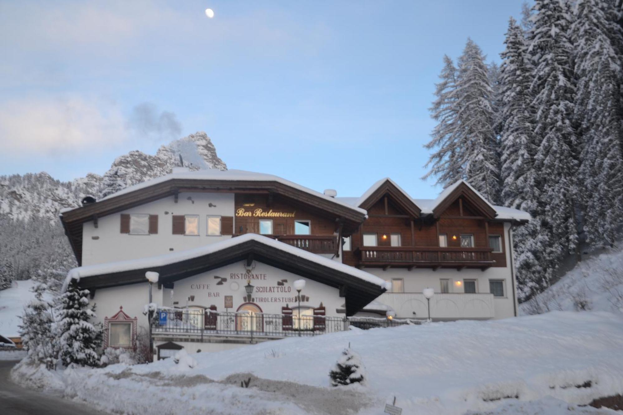 Hotel Scoiattolo Selva di Val Gardena Exterior foto